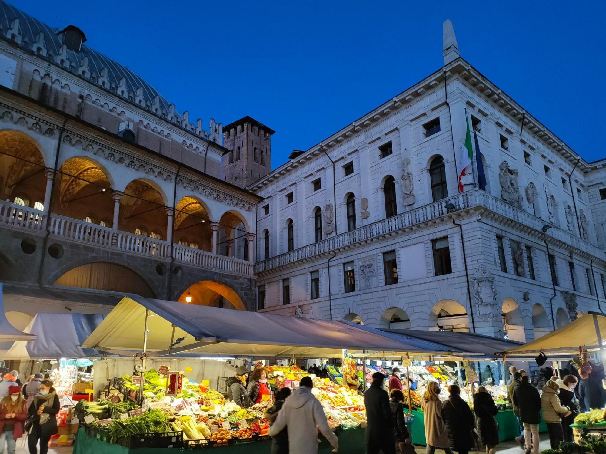Officine Cavour Piazza Cavour Apartment Падуа Екстериор снимка